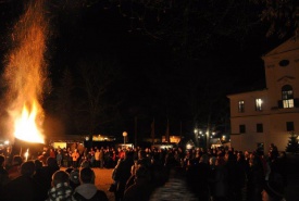 Feuershow bei Advent im Schloss Kirchstetten